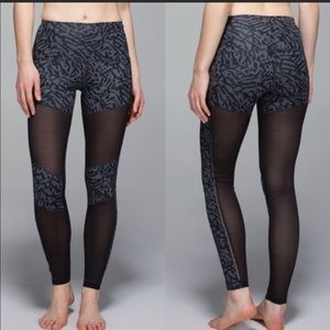 LIKE NEW RARE LULULEMON HOT TO STREET MESH LEGGING